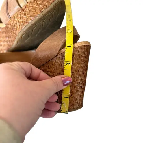 Naya Women's Brown Leather Wedge Sandals Size 8.5M Estra Casual Classic Neutral