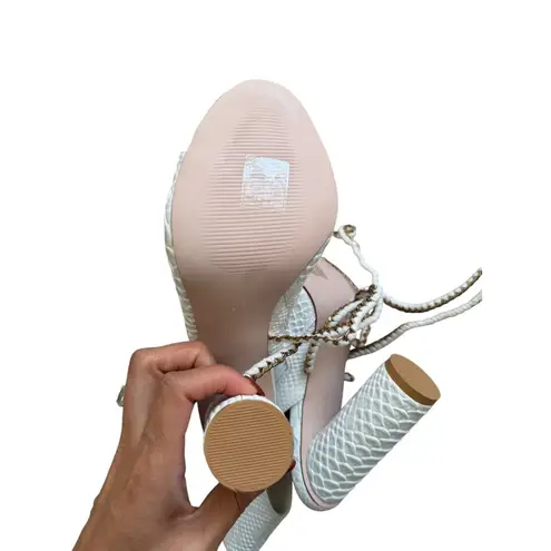 AZALEA WANG white Patent Laceup Booties Heels Sizs 7.5