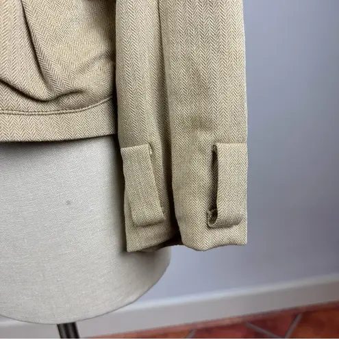 Casch by Gro Abrahamsson Moto