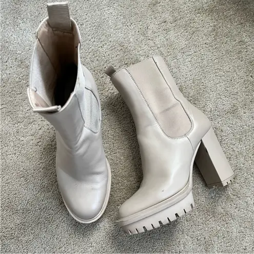 Gianvito Rossi  Nude Bone Platform Chelsea Boot 37.5