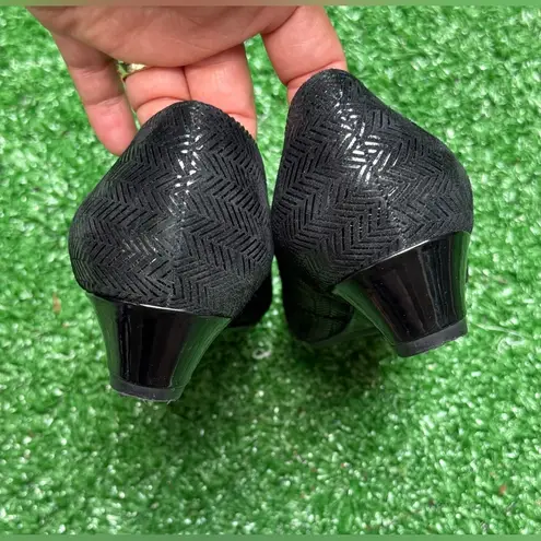 Trotters Lauren Black Suede Herringbone Pattern Women's 6.5 Wedge Heel Comfort