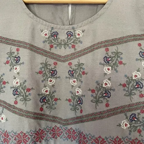 Polagram gray embroidered 3/4 sleeved top lightweight women's size S casual