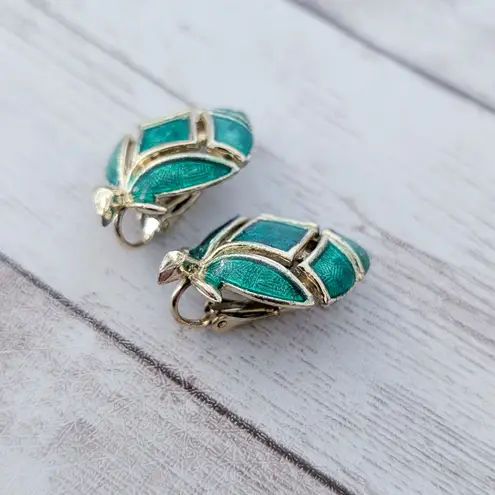 Vintage Clip On Earrings Green & Gold Tone