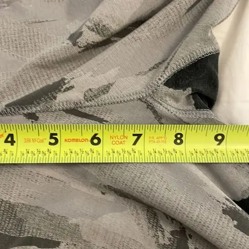 Tasc Performance Nola Cropped Grey Brush Strokes Leggings Womens Size XS