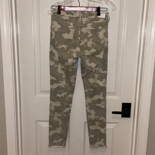 Dear John  Gisele high waisted skinny sz 26 light camo very stretchy