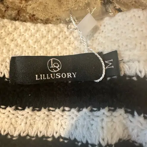 Black & White Striped V Neck Cardigan Size Medium NWT Sz M Cropped Knit Sweater