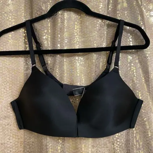 Victoria's Secret  Black Padded No Wire Wireless Smooth Bra 38B