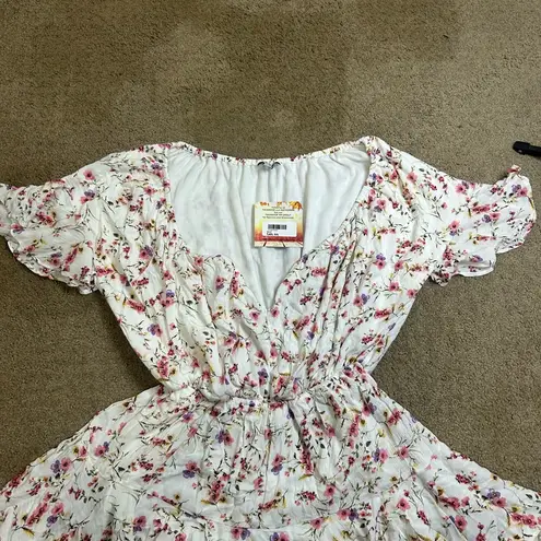 White Birch Baak Boutique Women’s Small White/Multicolored Floral Short Sleeve Romper-NWT