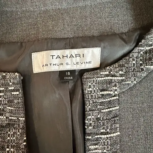 Tahari Arthur S. Levine Women's Blazer Size 18 Black White Patterned Jacket