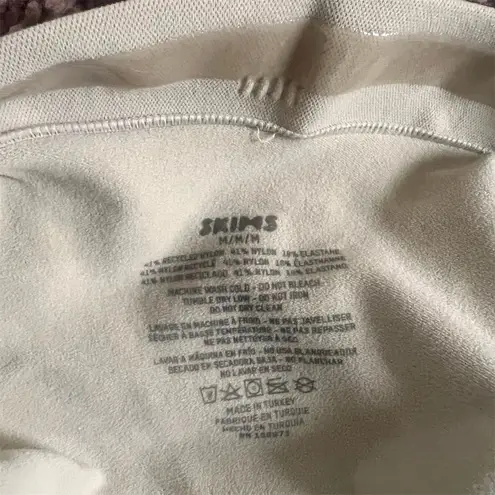 SKIMS Women's Seamless Sculpt Bodysuit Beige Size Medium Shaping Tights NWOT