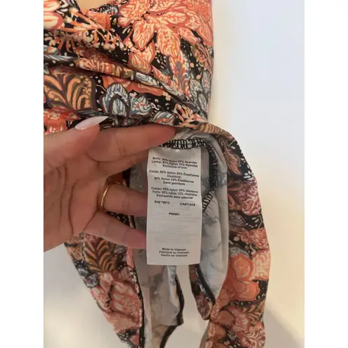 A pea in the pod NWT Square-Neck Maternity One Piece Swimsuit Floral Size M