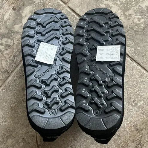 BEARPAW  Super Shorty Booties in Black, NEW, Size 9