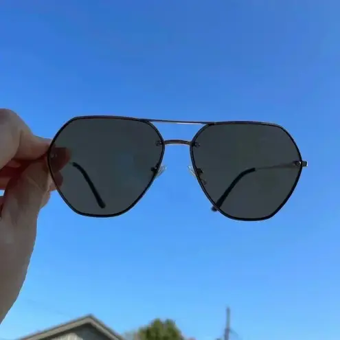 True Religion  Sunglasses Womens Unisex Gold Tone