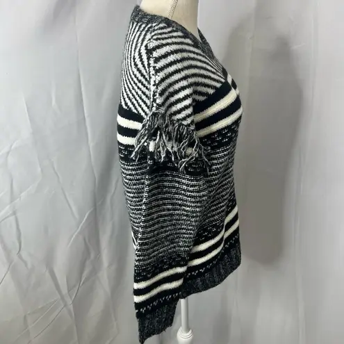 Caslon NWT Farrah Fringe sweater black and ivory medium
