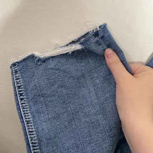 Silver Jeans Suki Mid Rise Distressed mid indigo wash Capri jeans size 30