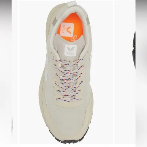 VEJA Women’s Dekkan Alveomesh Sneaker