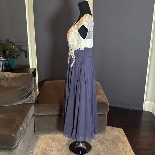 Women’s Ivory Lace Top Chiffon V