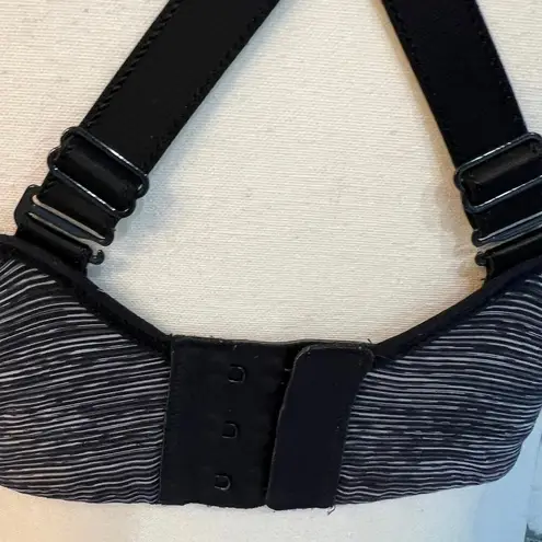 Lululemon  Ta Ta Tamer II Sports Bra in Wee Are From Space Black Black Size 34DD - Image 5