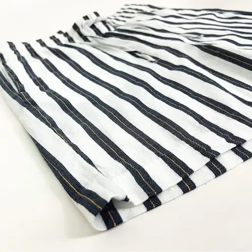 H&M NWOT  Woven Striped Shorts | Size 6