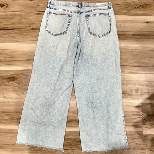 Cello  High Rise Light Wash Wide Leg Cropped Jeans Women’s 13