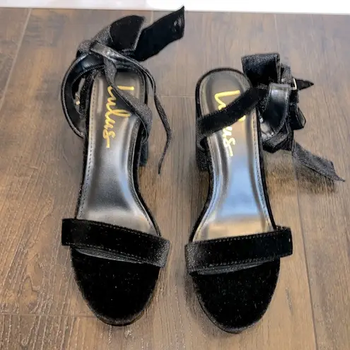 Lulus NWOT  Sassyy Black Velvet Bow Platform Ankle Strap Sandals