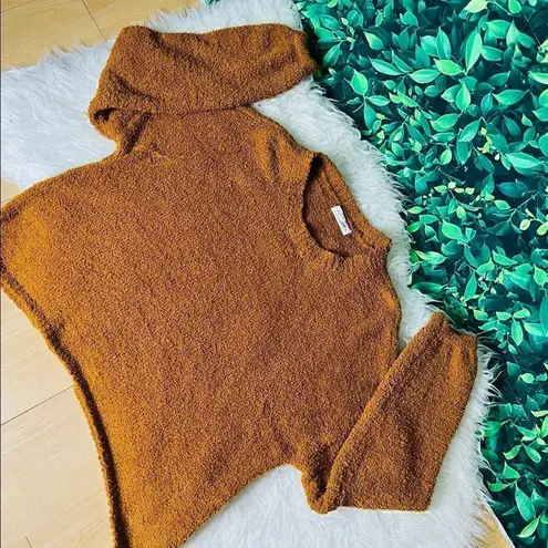 Cozy, warm, comfortable, mustard color long sleeve winter / fall sweater M Size M