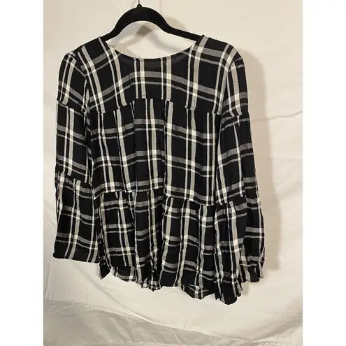 a.n.a . Boho Top Womens Sz Med Black Plaid Rayon Wide Sleeve Tiered Peplum Button