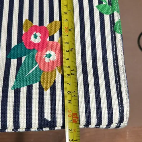 Spartina 449 Shelter Cove Market Tote navy blue stripes floral design beach tote