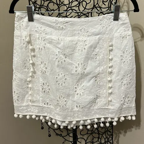 Tularosa  Carly White Eyelet Mini Skirt Skort Size Medium Cotton Revolve