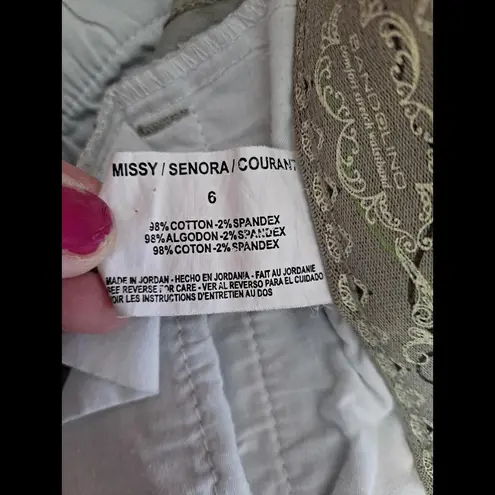 Bandolino  Tan Capri Pants Size‎ 6