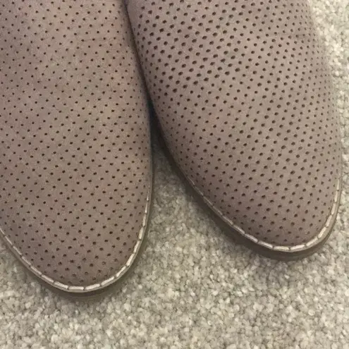 Indigo rd. Hayze Taupe Perforated Mules Sz 7