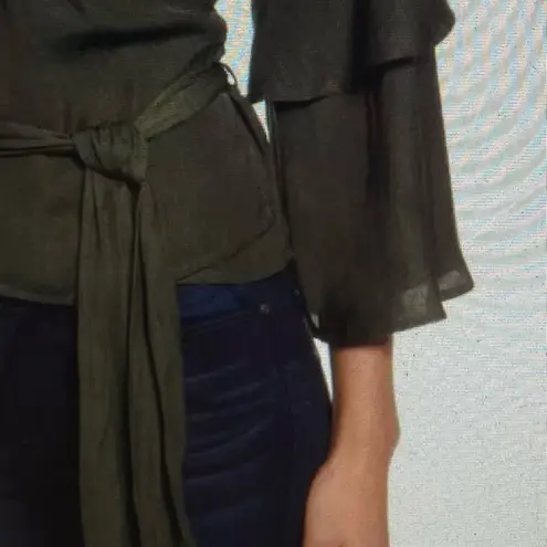 Cupcakes and Cashmere Yeta green wrap tiered bell sleeves blouse, size S party