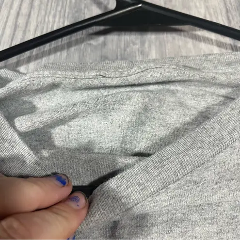 No Brand Grey “Mom” Yellow Sunflower Graphic T