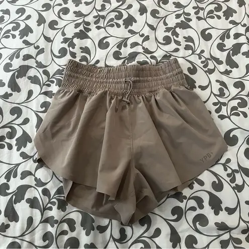 Abercrombie & Fitch Abercrombie YPB your personal best tan beige athletic shorts size XS thumbnail 1