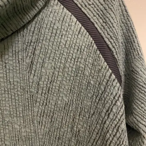 Kirkland Signature Kirkland Womens Green Sweatshirt Sweater L Large Pullover Textured Stripe Print thumbnail 3