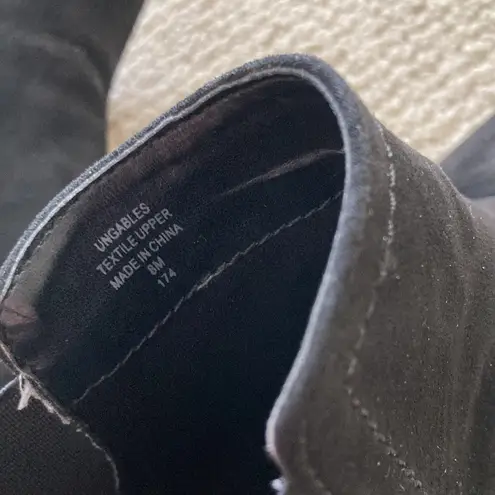 Unisa Black Suede Style Ankle Boots Booties Quilted Elastic Heel Size 8 Like New