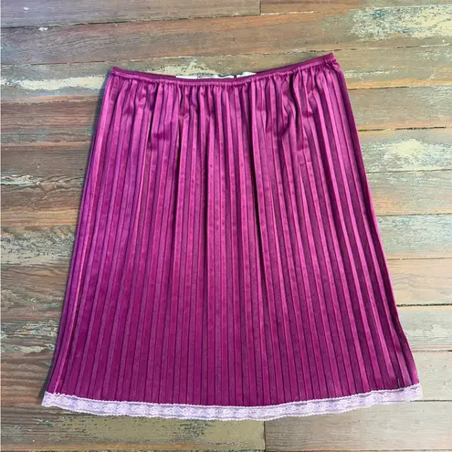 Old Navy NWT Vintage Y2K  Velvet Stretch Pleated Skirt w Lace Trim ~ Size M 💚🍄