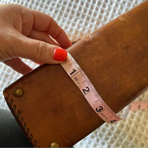 VINTAGE TOOLED LEATHER HANDBAG