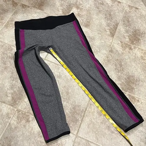 GH Bass capri crop leggings mid rise black purple gray stripe stretch large