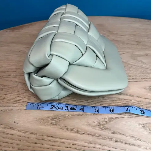 Themoire Tia Weaved Clutch Vegan Leather Puffy Crossbody Shoulder Light Green - Image 9