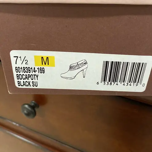 Bandolino Black suede booties Size 7.5