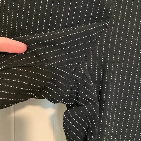 Briggs New York EUC | BRIGGS women’s black white vertical striped pull on dress pants — large