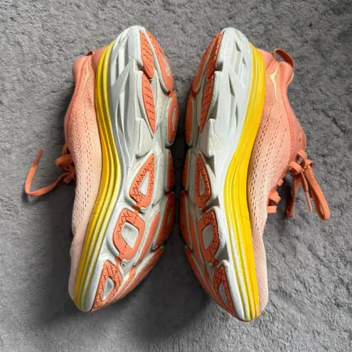 Hoka Women's 8 ONE ONE Bondi 8 Running Shoes Shell Coral Peach Parfait
