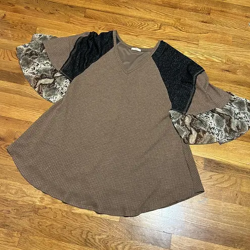 Hummingbird Women’s Large Waffle Knit Brown Snake Print Bell Sleeve Midi Dress