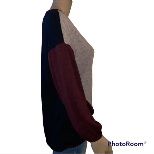 Ava James  color block V neck ballon sleeve sweater