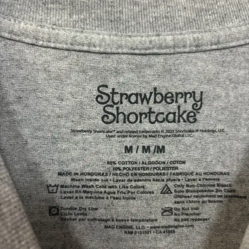 Strawberry Shortcake Cooking by The Book T-shirt size medium
