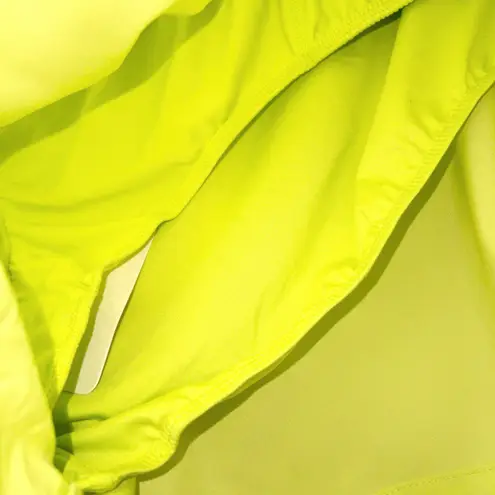 Fabletics NWT  Wild Lime Hali Breathe Mid-Rise Run Shorts Size Large thumbnail 6