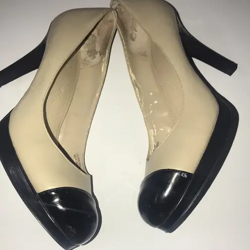 Tahari Laura Color Block Block Heel 8.5