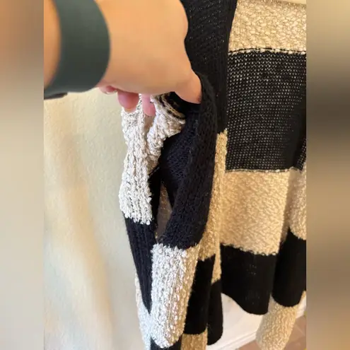 Sole Society Women’s cream and black colorblock boucle cardigan, one size