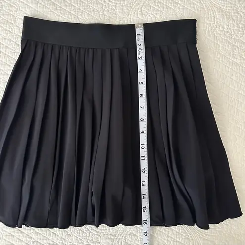 TNA Aritzia Tnamove Tennis Micro Skirt w/ Shorts Pleated Golf Black Mini Women’s Size M